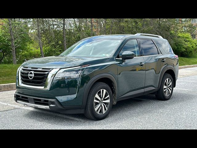 2024 Nissan Pathfinder SL