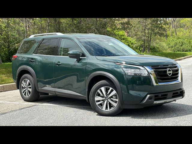 2024 Nissan Pathfinder SL