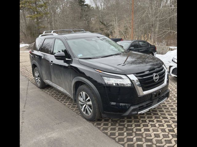 2024 Nissan Pathfinder SL
