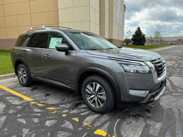 2024 Nissan Pathfinder SL