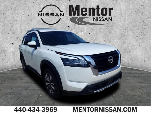 2024 Nissan Pathfinder SL