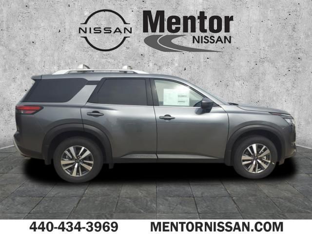 2024 Nissan Pathfinder SL