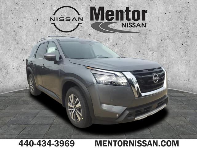 2024 Nissan Pathfinder SL