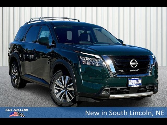 2024 Nissan Pathfinder SL