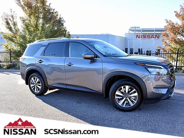 2024 Nissan Pathfinder SL