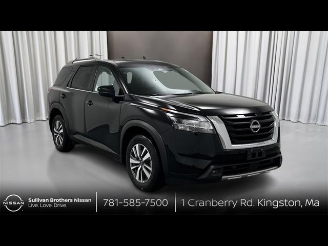 2024 Nissan Pathfinder SL