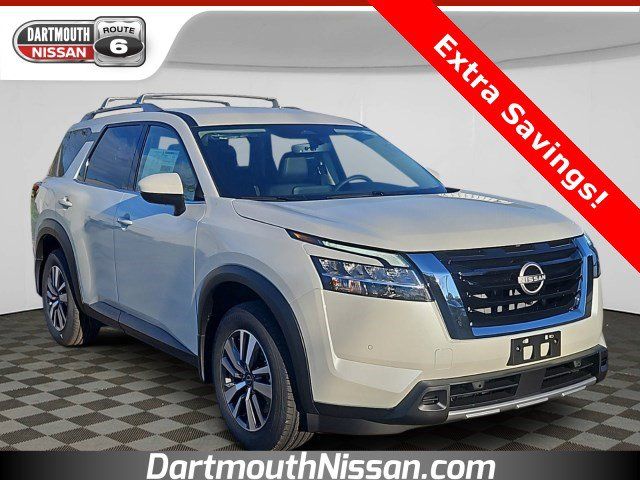 2024 Nissan Pathfinder SL