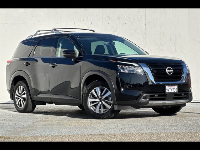 2024 Nissan Pathfinder SL