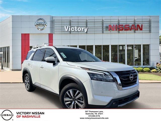 2024 Nissan Pathfinder SL