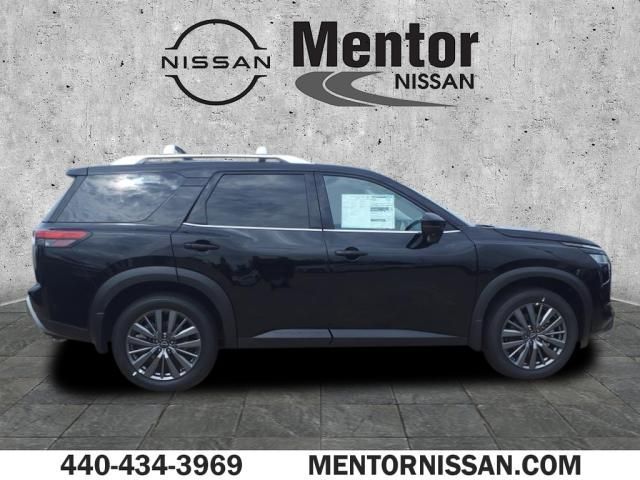 2024 Nissan Pathfinder SL