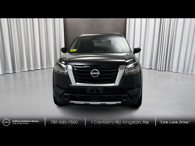 2024 Nissan Pathfinder SL