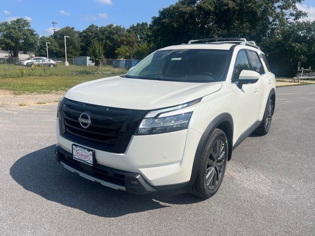 2024 Nissan Pathfinder SL