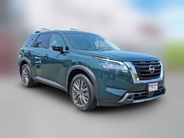 2024 Nissan Pathfinder SL