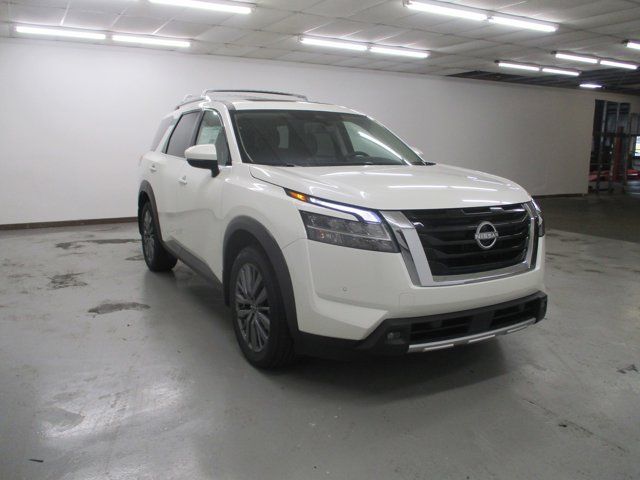 2024 Nissan Pathfinder SL