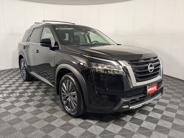 2024 Nissan Pathfinder SL