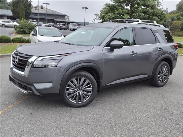 2024 Nissan Pathfinder SL