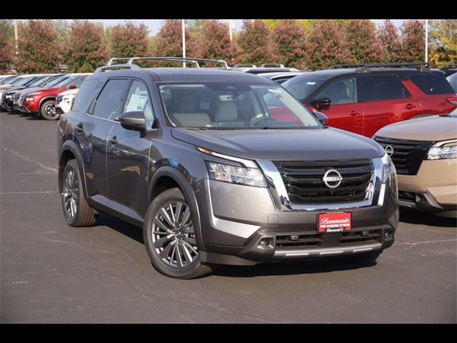 2024 Nissan Pathfinder SL