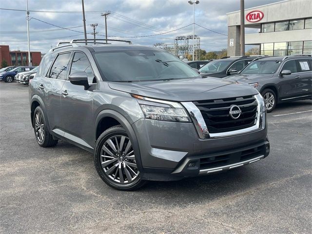 2024 Nissan Pathfinder SL