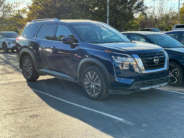 2024 Nissan Pathfinder SL