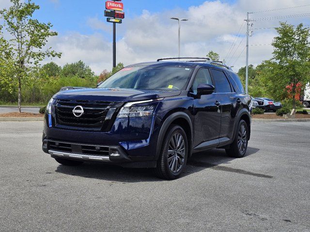 2024 Nissan Pathfinder SL