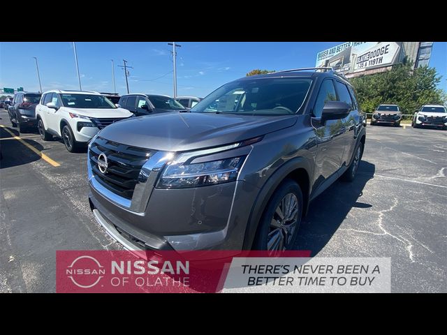 2024 Nissan Pathfinder SL