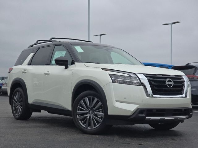 2024 Nissan Pathfinder SL