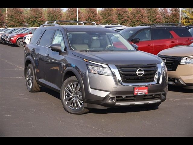 2024 Nissan Pathfinder SL