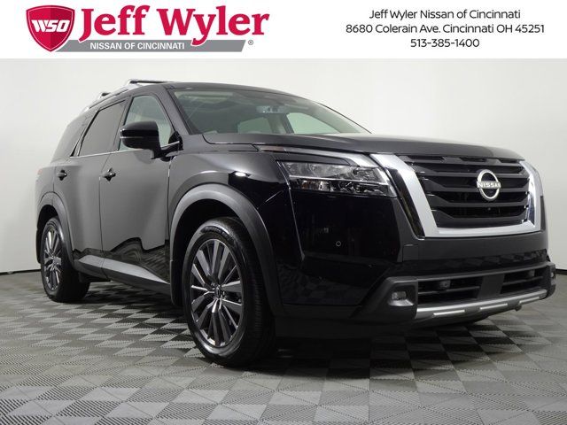 2024 Nissan Pathfinder SL