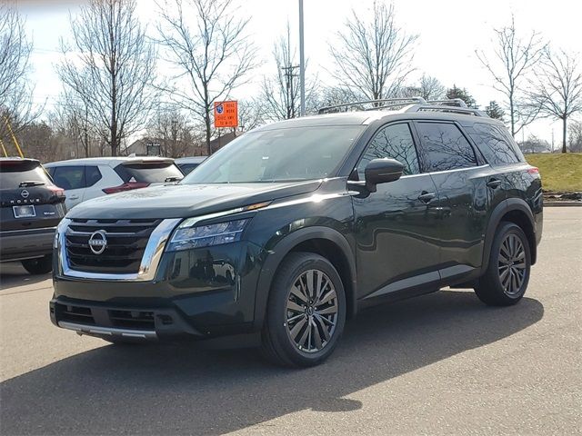 2024 Nissan Pathfinder SL