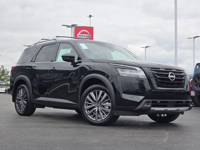 2024 Nissan Pathfinder SL