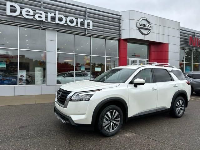 2024 Nissan Pathfinder SL