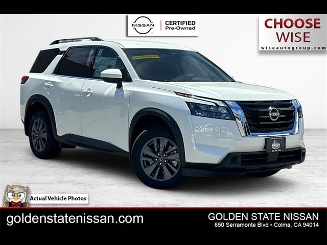 2024 Nissan Pathfinder SV