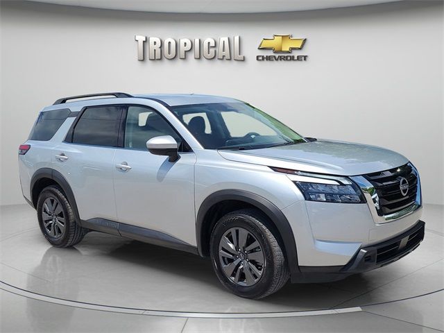 2024 Nissan Pathfinder SV