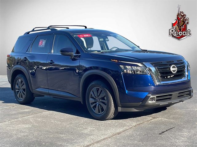 2024 Nissan Pathfinder SV