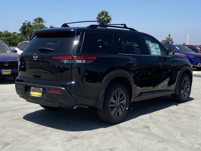 2024 Nissan Pathfinder SV