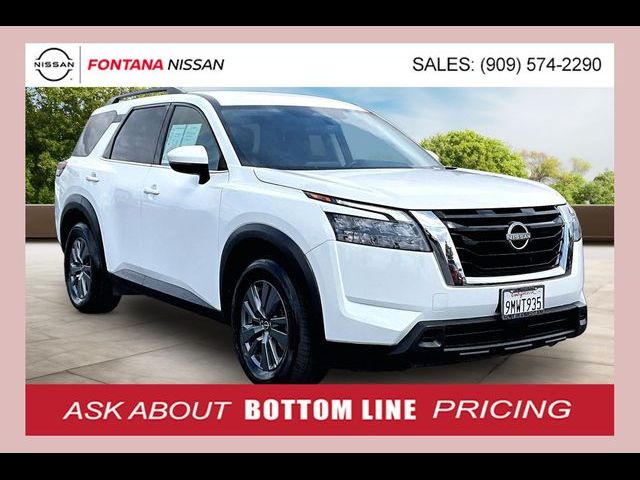 2024 Nissan Pathfinder SV