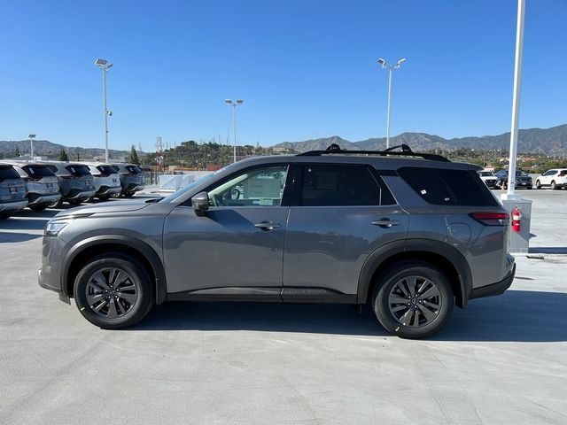 2024 Nissan Pathfinder SV