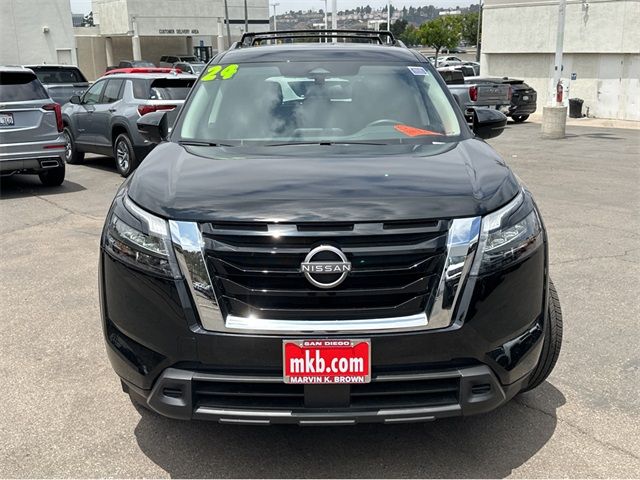 2024 Nissan Pathfinder SV