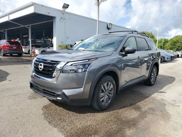 2024 Nissan Pathfinder SV