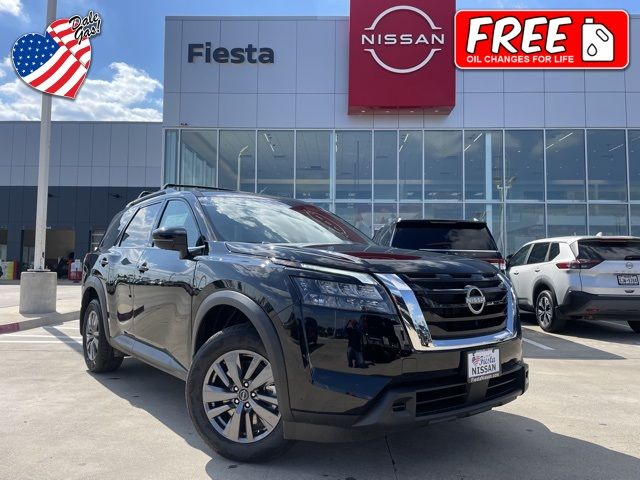 2024 Nissan Pathfinder SV