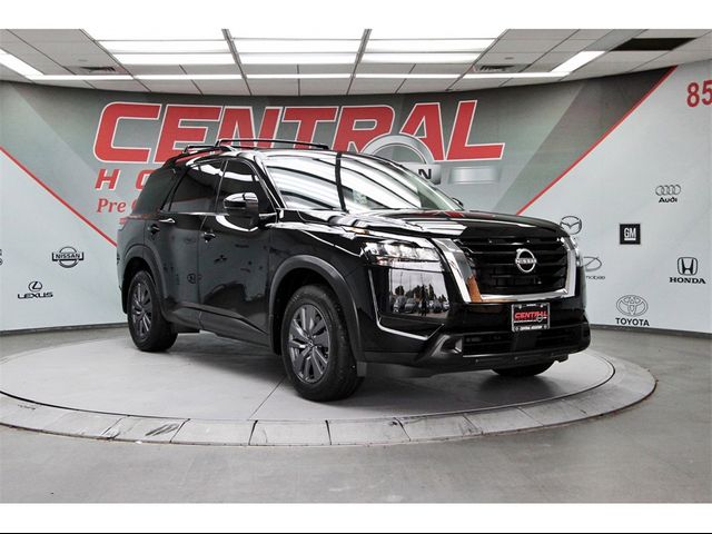 2024 Nissan Pathfinder SV