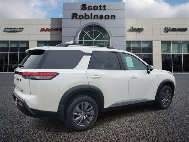 2024 Nissan Pathfinder SV