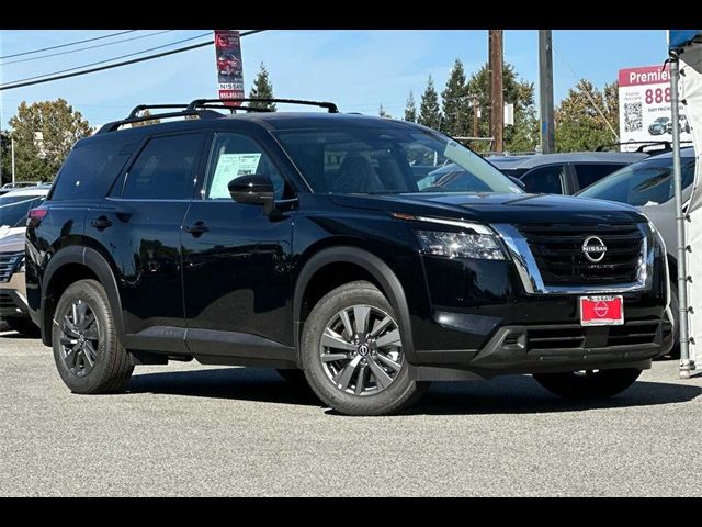 2024 Nissan Pathfinder SV