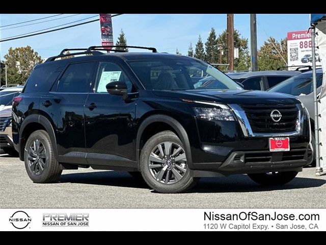 2024 Nissan Pathfinder SV