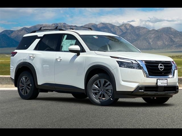 2024 Nissan Pathfinder SV