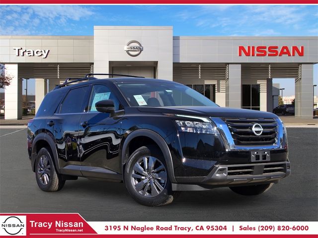 2024 Nissan Pathfinder SV