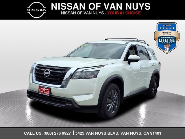 2024 Nissan Pathfinder SV
