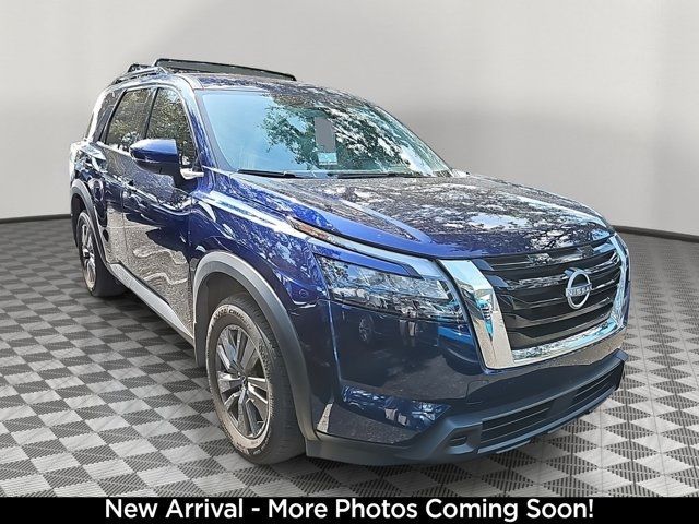 2024 Nissan Pathfinder SV