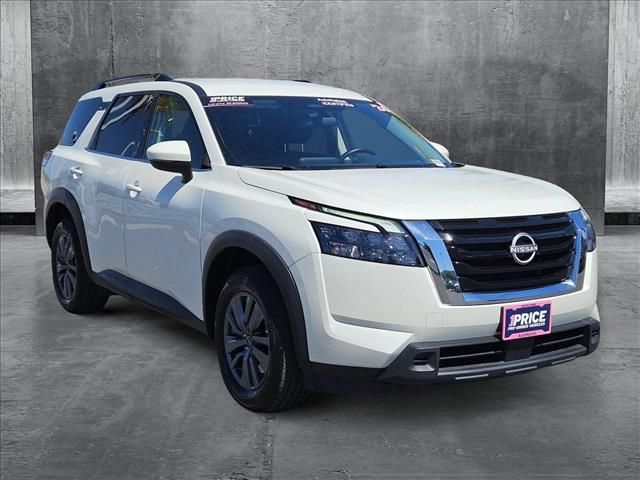2024 Nissan Pathfinder SV