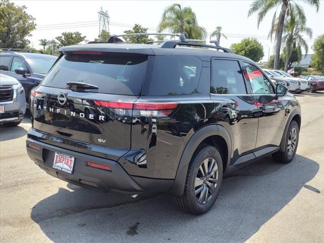 2024 Nissan Pathfinder SV